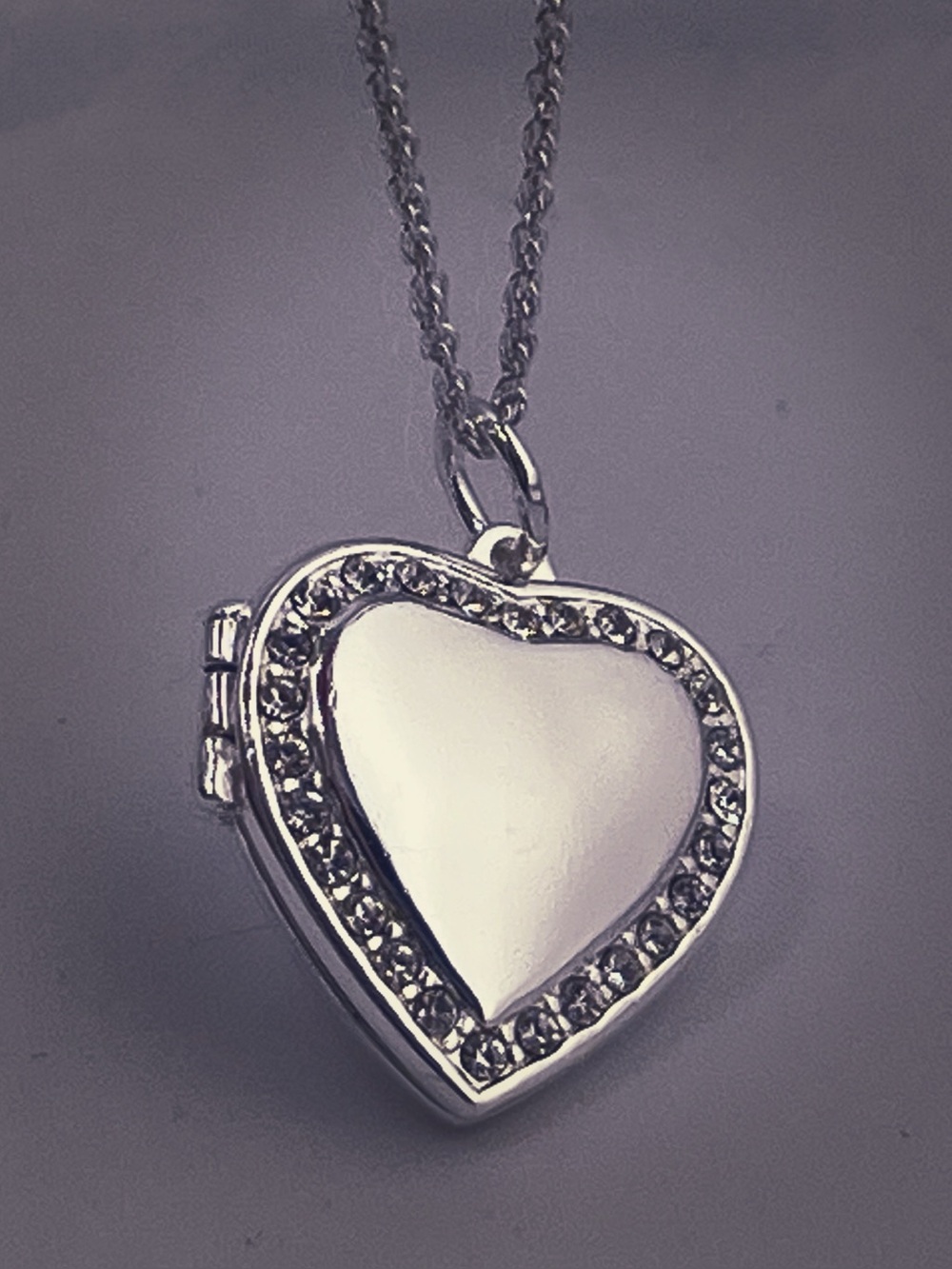 Vintage Avon Heart Locket - Picture 5 of 5